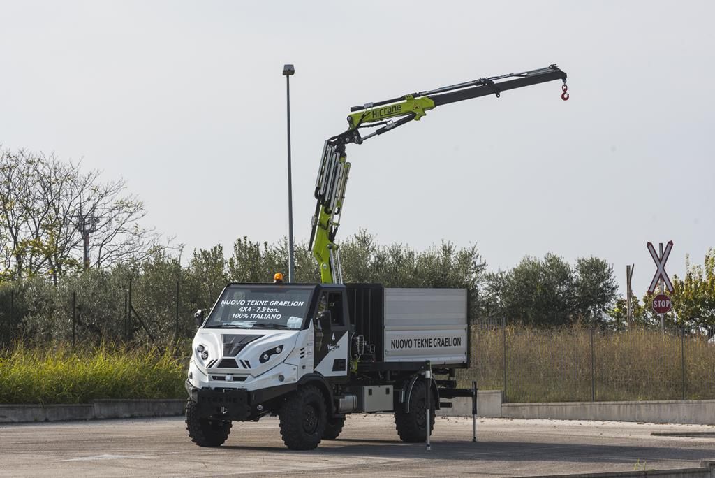 Кран коммунальных служб